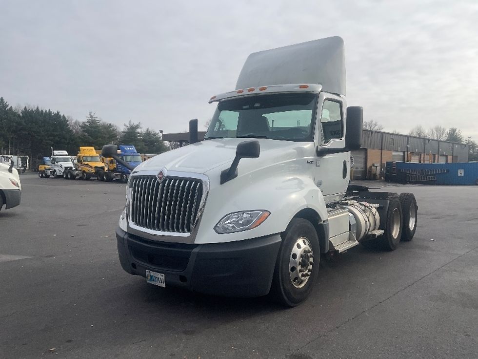 Day Cab Tractor-Heavy Duty Tractors-International-2019-LT625-Capitol Heights-MD-126,405\n\t\tmiles-$ 30,250 - Image 1