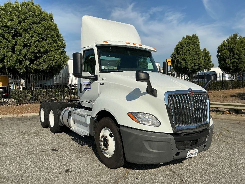 Day Cab Tractor-Heavy Duty Tractors-International-2019-LT625-Carson-CA-171,649\n\t\tmiles-$ 33,750 - Image 1