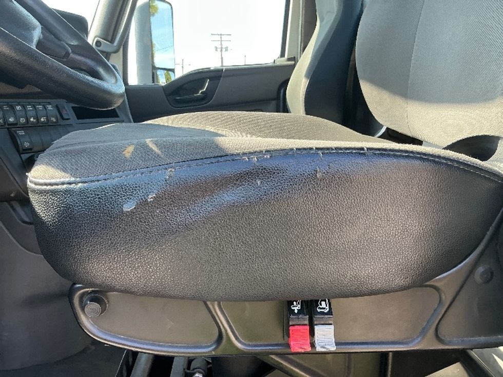 Day Cab Tractor-Heavy Duty Tractors-International-2019-LT625-Carson-CA-171,649\n\t\tmiles-$ 33,750 - Image 19