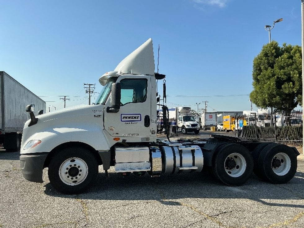 Day Cab Tractor-Heavy Duty Tractors-International-2019-LT625-Carson-CA-171,649\n\t\tmiles-$ 33,750 - Image 4