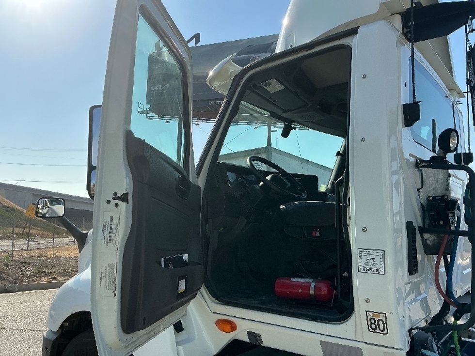 Day Cab Tractor-Heavy Duty Tractors-International-2019-LT625-Carson-CA-171,649\n\t\tmiles-$ 33,750 - Image 9