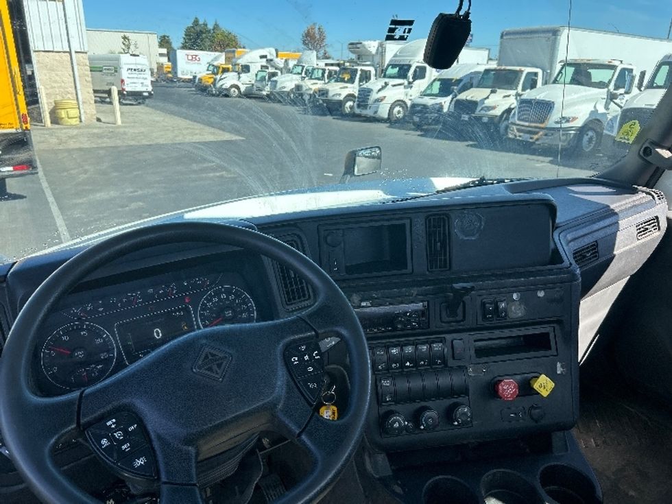 Day Cab Tractor-Heavy Duty Tractors-International-2019-LT625-Ceres-CA-229,164\n\t\tmiles-$ 33,250 - Image 11