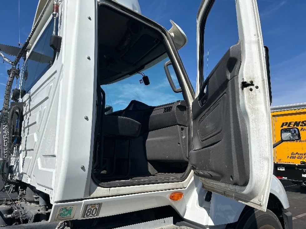 Day Cab Tractor-Heavy Duty Tractors-International-2019-LT625-Ceres-CA-229,164\n\t\tmiles-$ 33,250 - Image 12