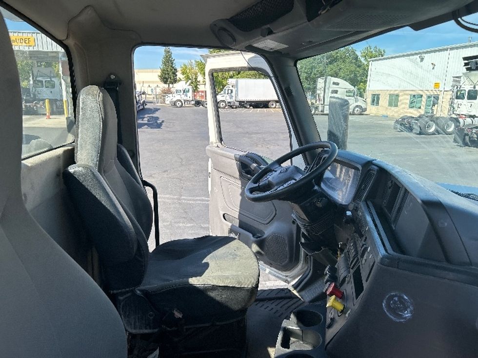 Day Cab Tractor-Heavy Duty Tractors-International-2019-LT625-Ceres-CA-229,164\n\t\tmiles-$ 33,250 - Image 14