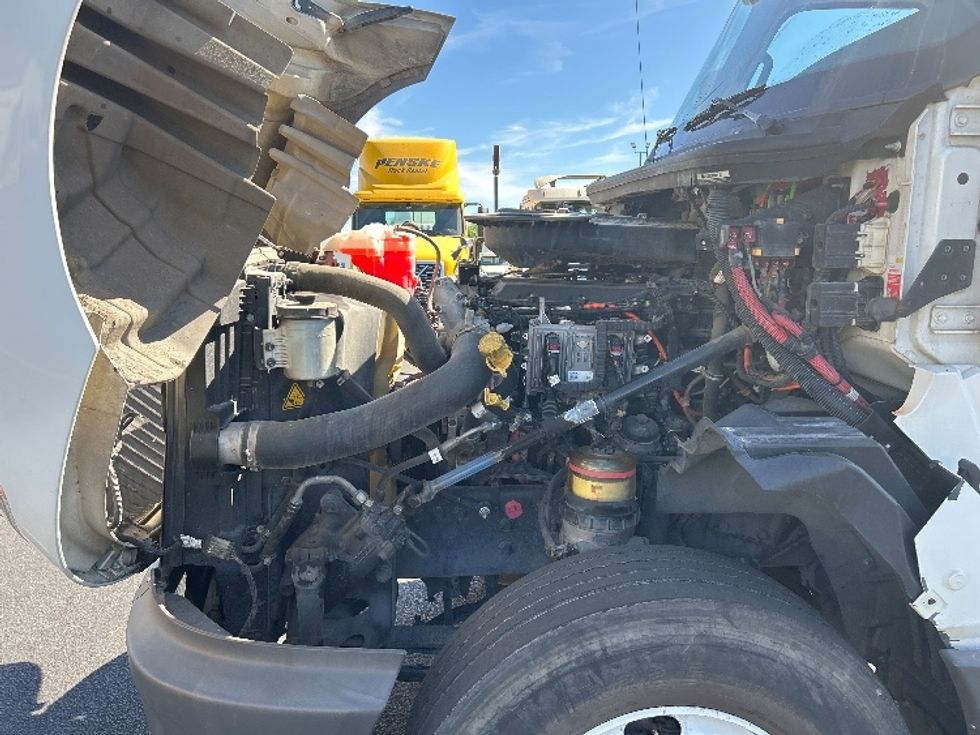 Day Cab Tractor-Heavy Duty Tractors-International-2019-LT625-Ceres-CA-229,164\n\t\tmiles-$ 33,250 - Image 16