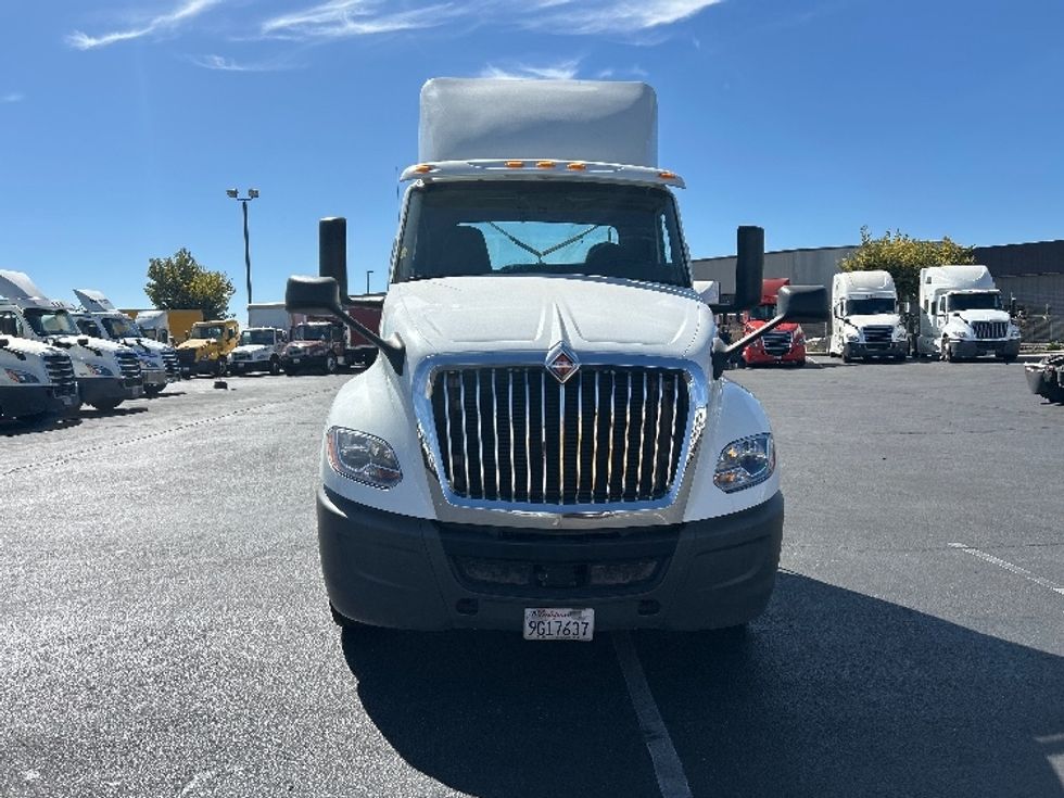 Day Cab Tractor-Heavy Duty Tractors-International-2019-LT625-Ceres-CA-229,164\n\t\tmiles-$ 33,250 - Image 2