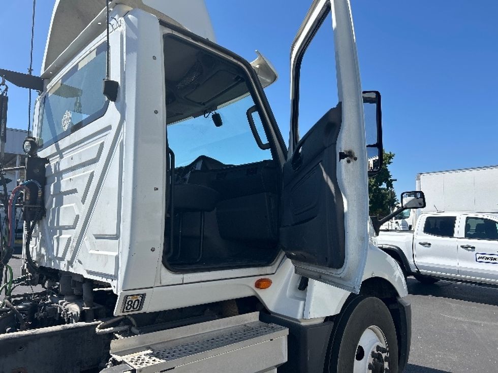 Day Cab Tractor-Heavy Duty Tractors-International-2019-LT625-Ceres-CA-238,404\n\t\tmiles-$ 33,250 - Image 12