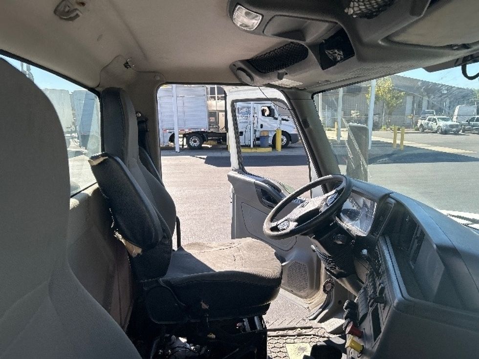 Day Cab Tractor-Heavy Duty Tractors-International-2019-LT625-Ceres-CA-238,404\n\t\tmiles-$ 33,250 - Image 14