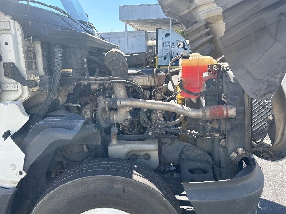 Day Cab Tractor-Heavy Duty Tractors-International-2019-LT625-Ceres-CA-238,404\n\t\tmiles-$ 33,250 - Image 15