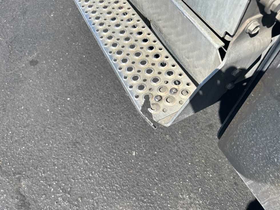 Day Cab Tractor-Heavy Duty Tractors-International-2019-LT625-Ceres-CA-238,404\n\t\tmiles-$ 33,250 - Image 17