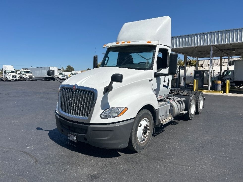 Day Cab Tractor-Heavy Duty Tractors-International-2019-LT625-Ceres-CA-252,367\n\t\tmiles-$ 33,750 - Image 3