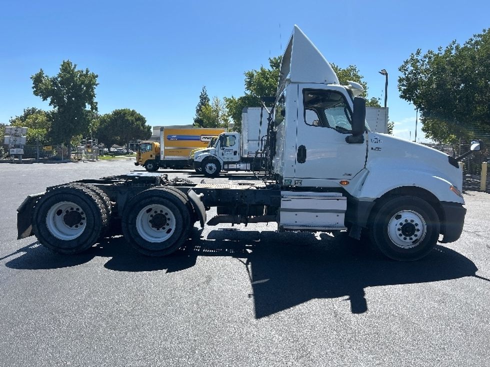 Day Cab Tractor-Heavy Duty Tractors-International-2019-LT625-Ceres-CA-252,367\n\t\tmiles-$ 33,750 - Image 8