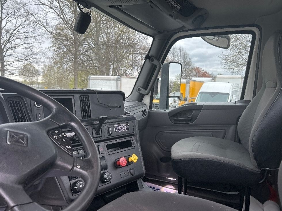 2019 International LT625 LT photo 10