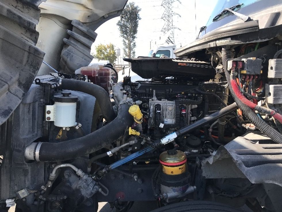 Day Cab Tractor-Heavy Duty Tractors-International-2019-LT625-Chino-CA-480,000\n\t\tmiles-$ 22,250 - Image 16