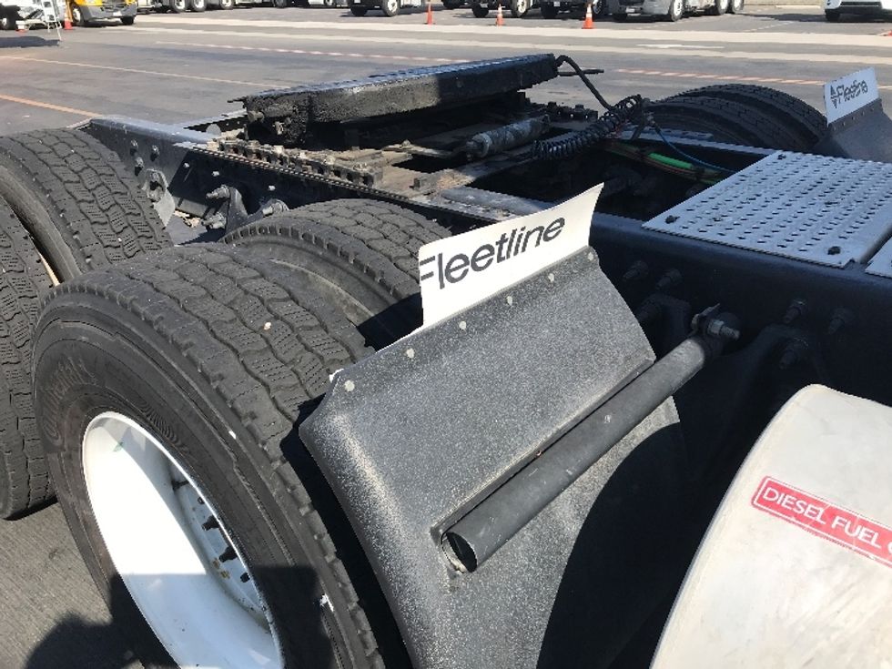 Day Cab Tractor-Heavy Duty Tractors-International-2019-LT625-Chino-CA-480,000\n\t\tmiles-$ 22,250 - Image 17