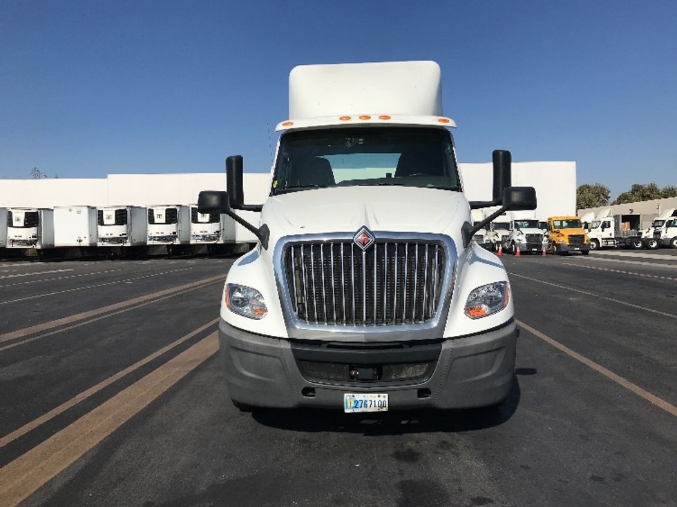 Day Cab Tractor-Heavy Duty Tractors-International-2019-LT625-Chino-CA-480,000\n\t\tmiles-$ 22,250 - Image 2