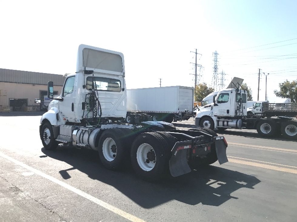 Day Cab Tractor-Heavy Duty Tractors-International-2019-LT625-Chino-CA-480,000\n\t\tmiles-$ 22,250 - Image 5