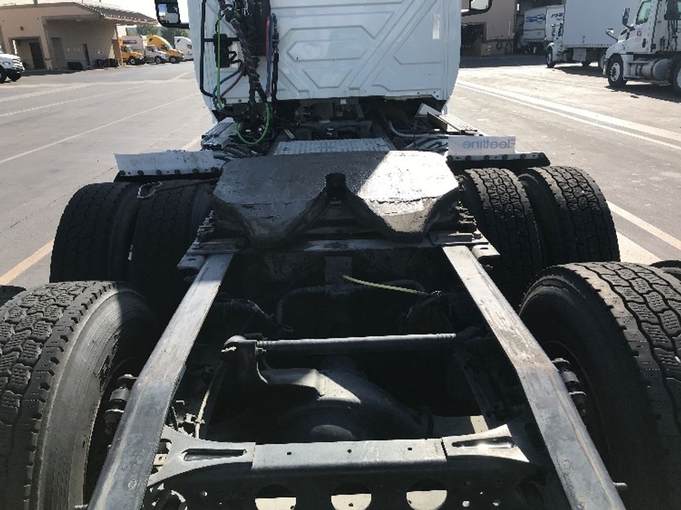 Day Cab Tractor-Heavy Duty Tractors-International-2019-LT625-Chino-CA-480,000\n\t\tmiles-$ 22,250 - Image 6
