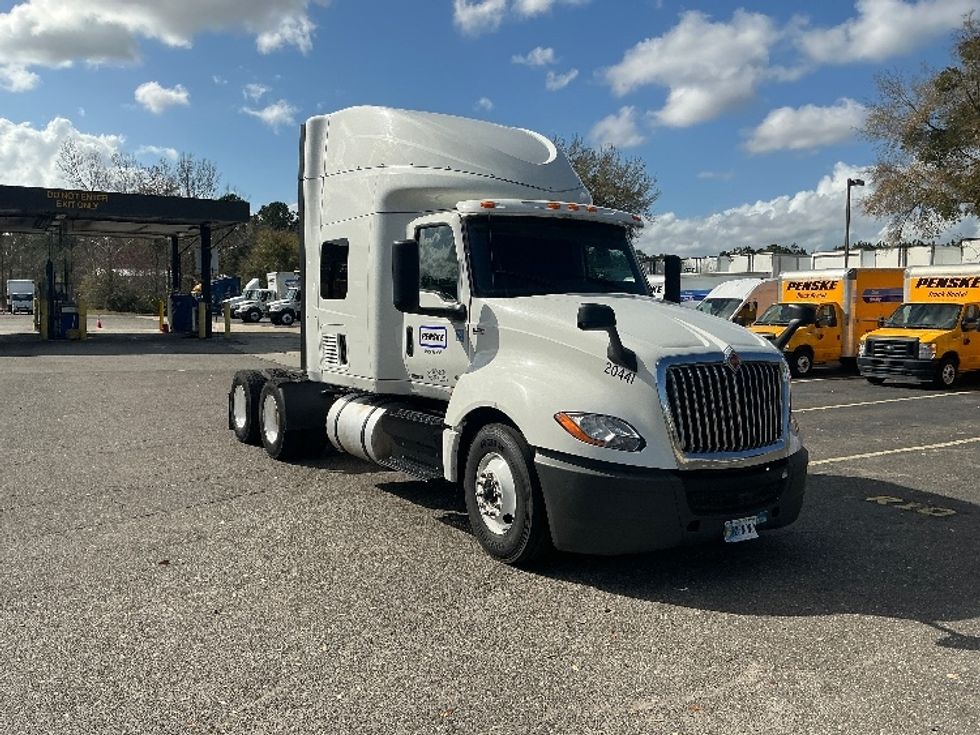 Day Cab Tractor-Heavy Duty Tractors-International-2019-LT625-Cincinnati-OH-399,849\n\t\tmiles-$ 43,750 - Image 1