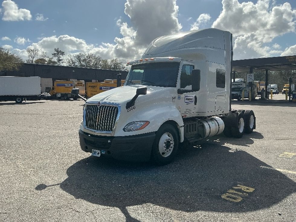 Day Cab Tractor-Heavy Duty Tractors-International-2019-LT625-Cincinnati-OH-399,849\n\t\tmiles-$ 43,750 - Image 3