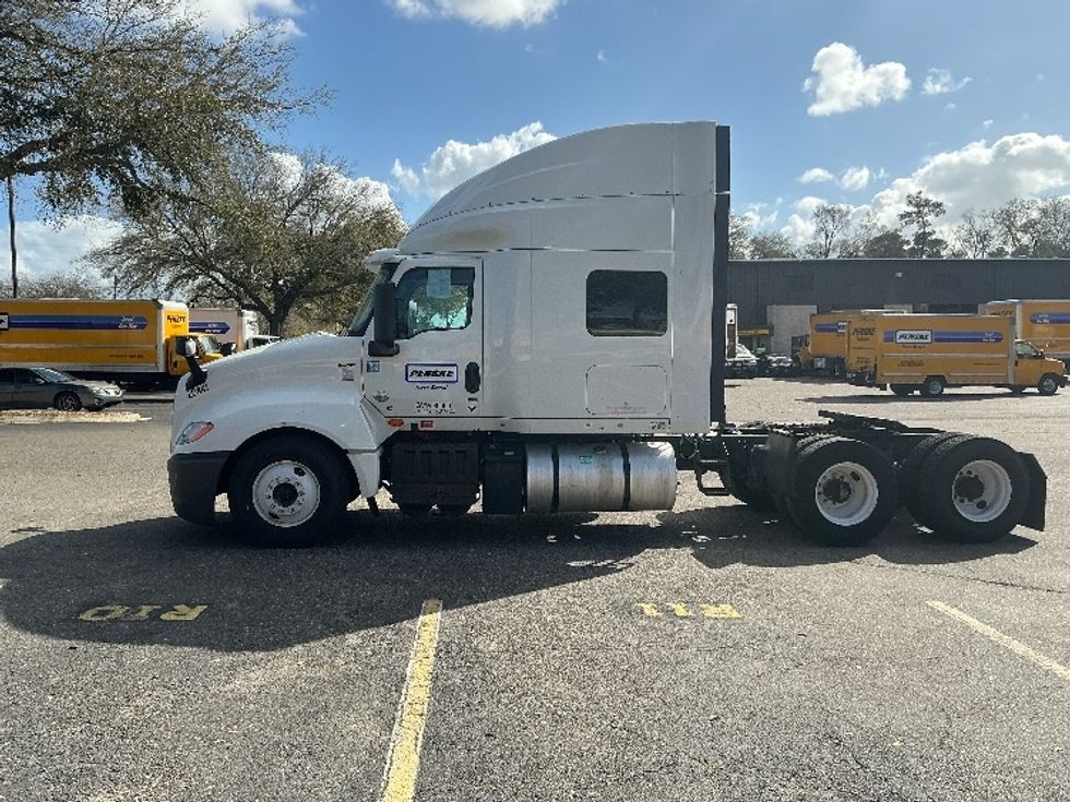 Day Cab Tractor-Heavy Duty Tractors-International-2019-LT625-Cincinnati-OH-399,849\n\t\tmiles-$ 43,750 - Image 4