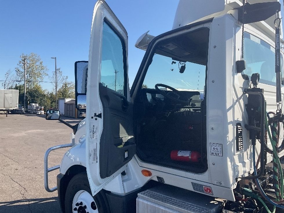 Day Cab Tractor-Heavy Duty Tractors-International-2019-LT625-Cincinnati-OH-529,167\n\t\tmiles-$ 27,750 - Image 9