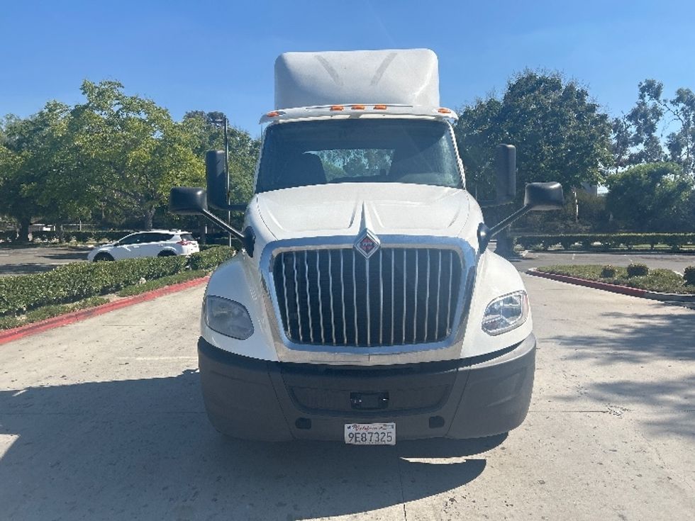 Day Cab Tractor-Heavy Duty Tractors-International-2019-LT625-City Of Industry-CA-186,329\n\t\tmiles-$ 33,750 - Image 2