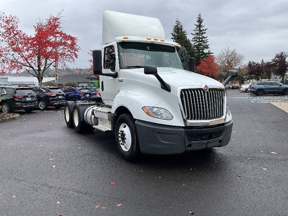 Day Cab Tractor-Heavy Duty Tractors-International-2019-LT625-Clackamas-OR-189,276\n\t\tmiles-$ 37,250 - Image 1