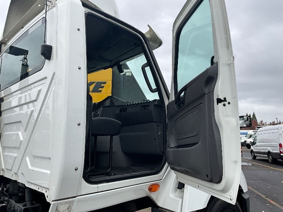 Day Cab Tractor-Heavy Duty Tractors-International-2019-LT625-Clackamas-OR-189,276\n\t\tmiles-$ 37,250 - Image 12