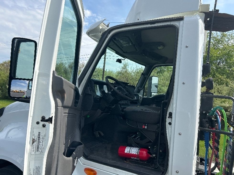 Day Cab Tractor-Heavy Duty Tractors-International-2019-LT625-Clearfield-PA-412,351\n\t\tmiles-$ 23,750 - Image 9