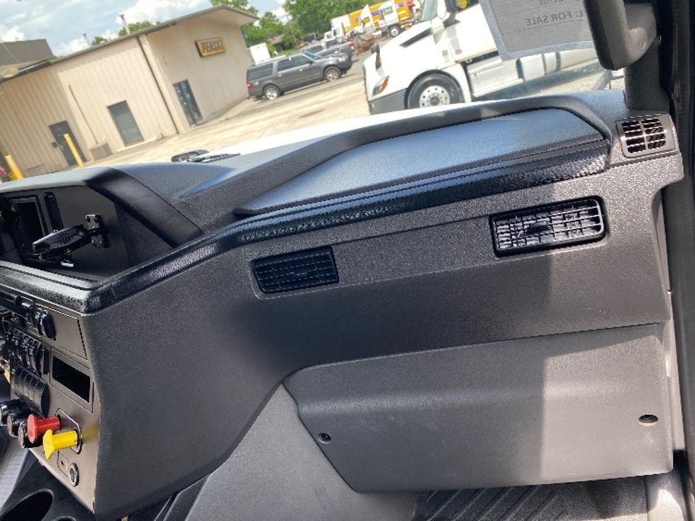 Day Cab Tractor-Heavy Duty Tractors-International-2019-LT625-Cleveland-TN-268,753\n\t\tmiles-$ 26,750 - Image 13