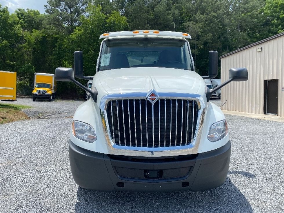 Day Cab Tractor-Heavy Duty Tractors-International-2019-LT625-Cleveland-TN-268,753\n\t\tmiles-$ 26,750 - Image 2