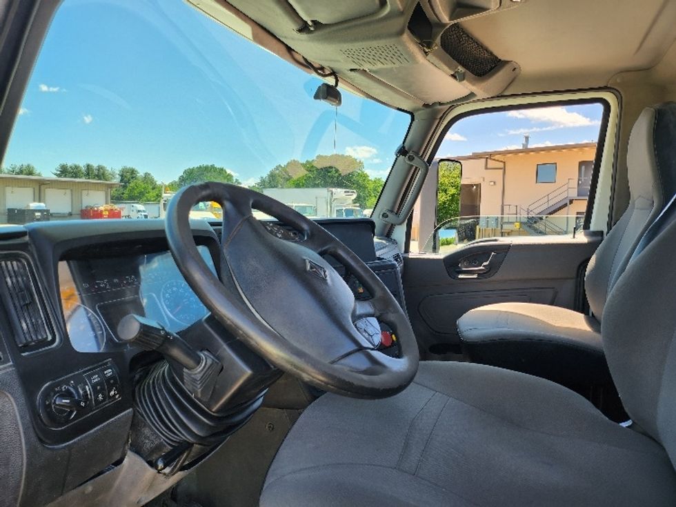 Day Cab Tractor-Heavy Duty Tractors-International-2019-LT625-Cleveland-TN-329,057\n\t\tmiles-$ 29,000 - Image 10