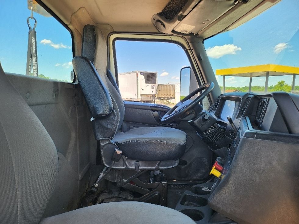 Day Cab Tractor-Heavy Duty Tractors-International-2019-LT625-Cleveland-TN-329,057\n\t\tmiles-$ 29,000 - Image 14