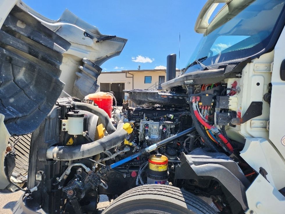 Day Cab Tractor-Heavy Duty Tractors-International-2019-LT625-Cleveland-TN-329,057\n\t\tmiles-$ 29,000 - Image 16