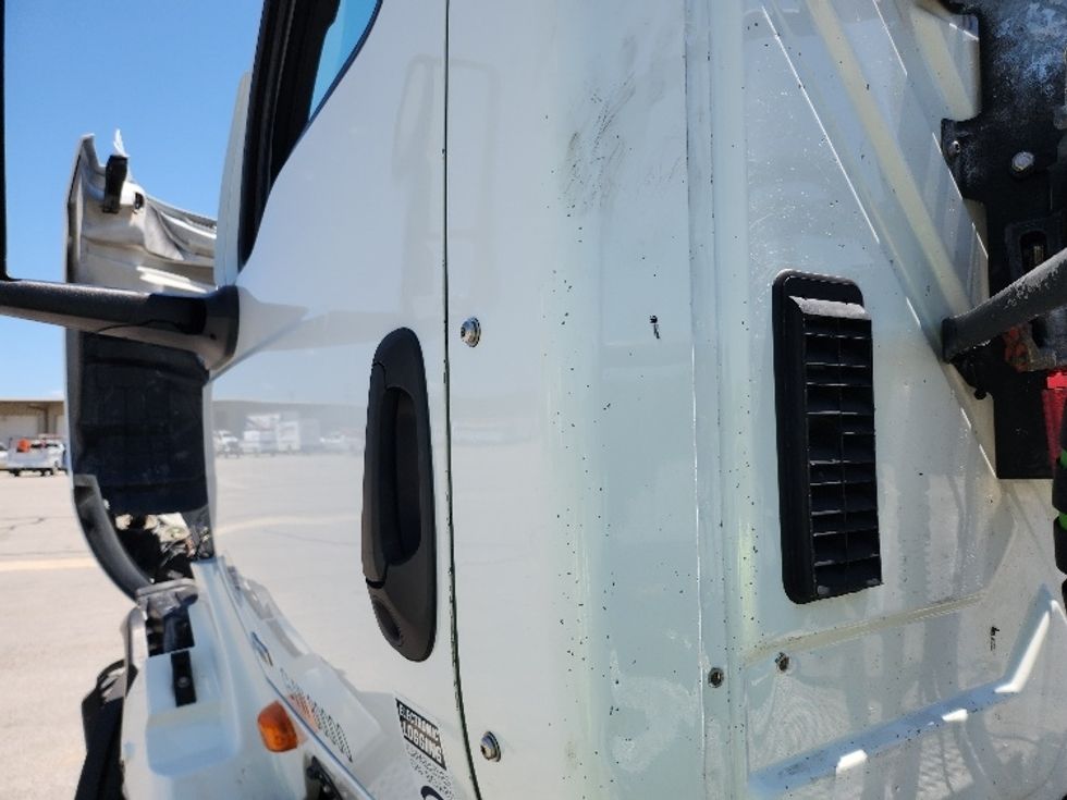 Day Cab Tractor-Heavy Duty Tractors-International-2019-LT625-Cleveland-TN-329,057\n\t\tmiles-$ 29,000 - Image 17