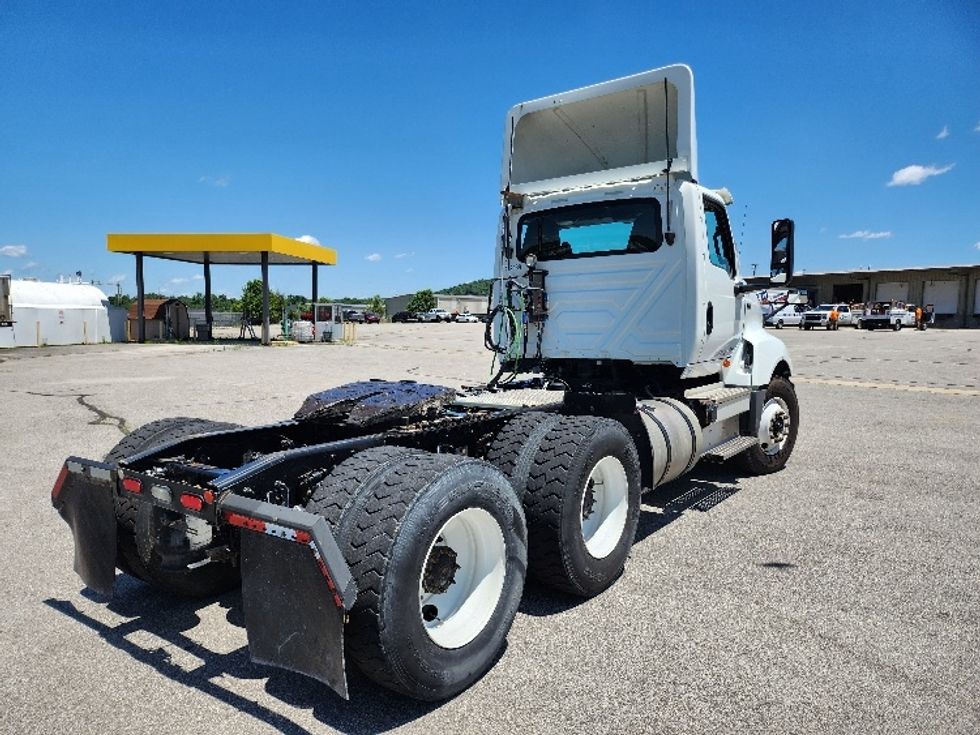 Day Cab Tractor-Heavy Duty Tractors-International-2019-LT625-Cleveland-TN-329,057\n\t\tmiles-$ 29,000 - Image 7