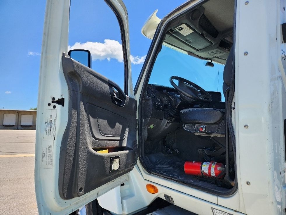 Day Cab Tractor-Heavy Duty Tractors-International-2019-LT625-Cleveland-TN-329,057\n\t\tmiles-$ 29,000 - Image 9