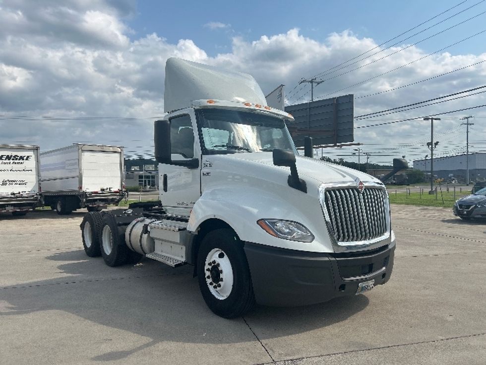 Day Cab Tractor-Heavy Duty Tractors-International-2019-LT625-Cleveland-TN-344,620\n\t\tmiles-$ 26,250 - Image 1