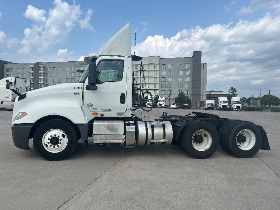 Day Cab Tractor-Heavy Duty Tractors-International-2019-LT625-Cleveland-TN-344,620\n\t\tmiles-$ 26,250 - Image 4