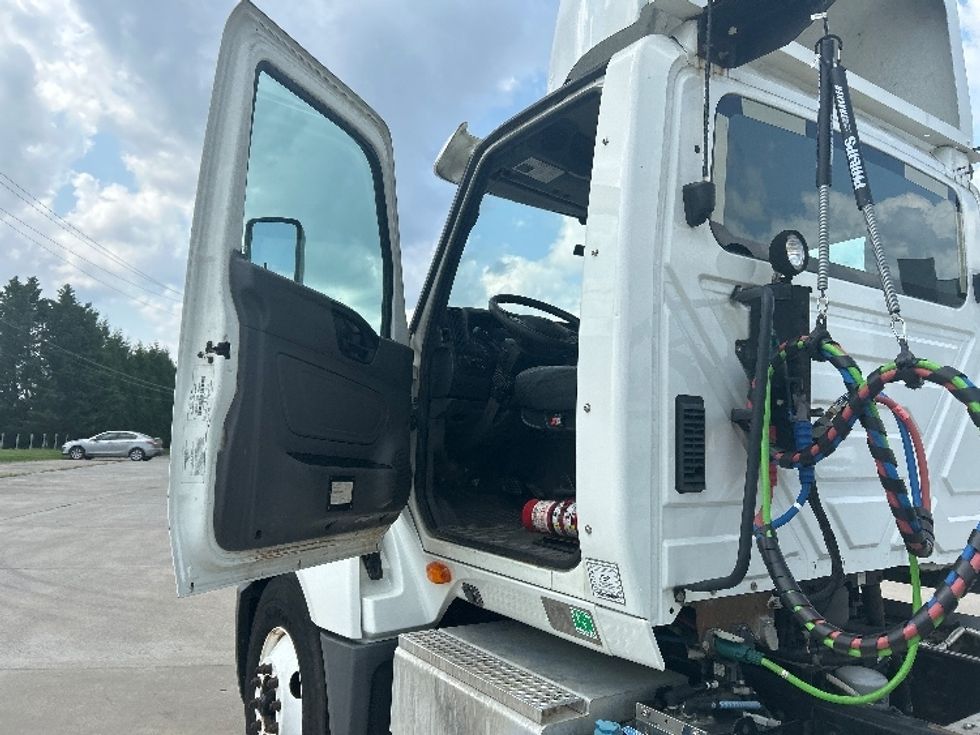 Day Cab Tractor-Heavy Duty Tractors-International-2019-LT625-Cleveland-TN-344,620\n\t\tmiles-$ 26,250 - Image 9