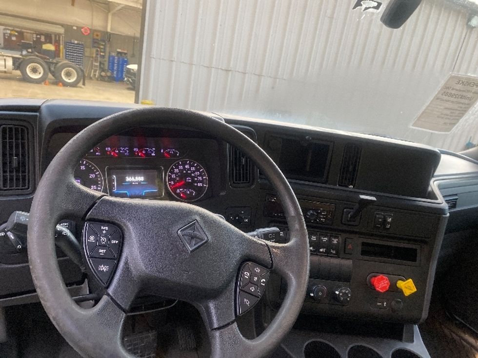 Day Cab Tractor-Heavy Duty Tractors-International-2019-LT625-Cleveland-TN-366,888\n\t\tmiles-$ 26,250 - Image 11