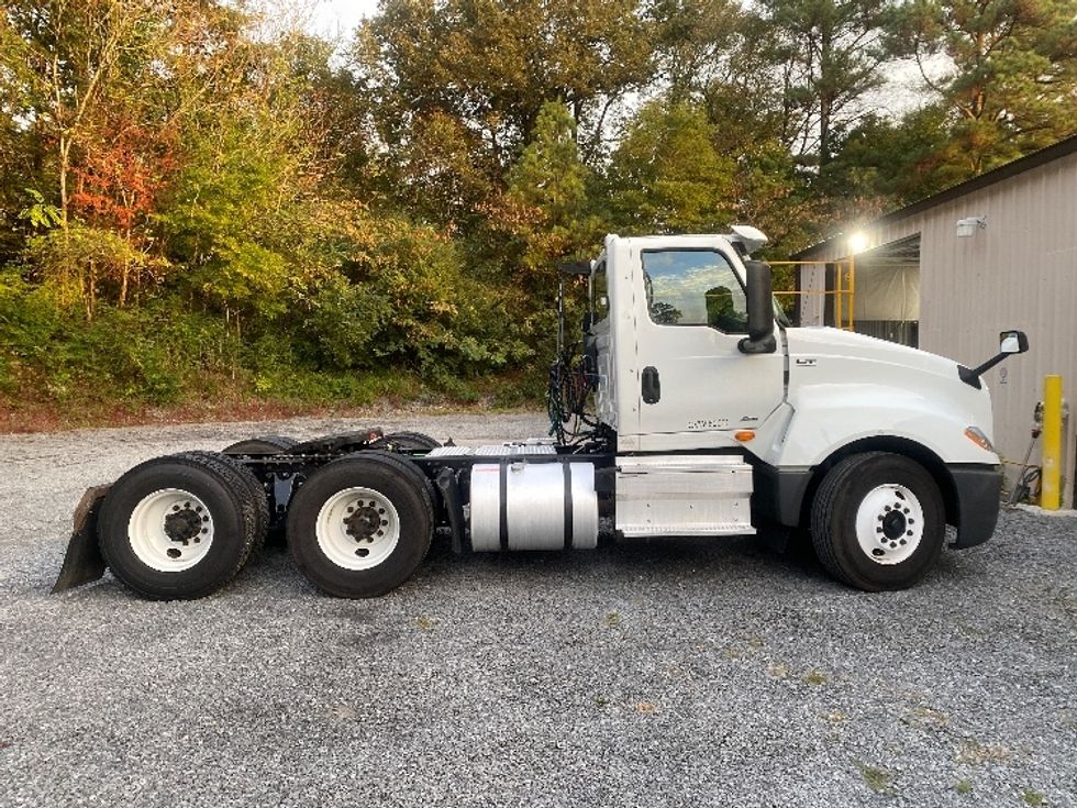 Day Cab Tractor-Heavy Duty Tractors-International-2019-LT625-Cleveland-TN-366,888\n\t\tmiles-$ 26,250 - Image 8