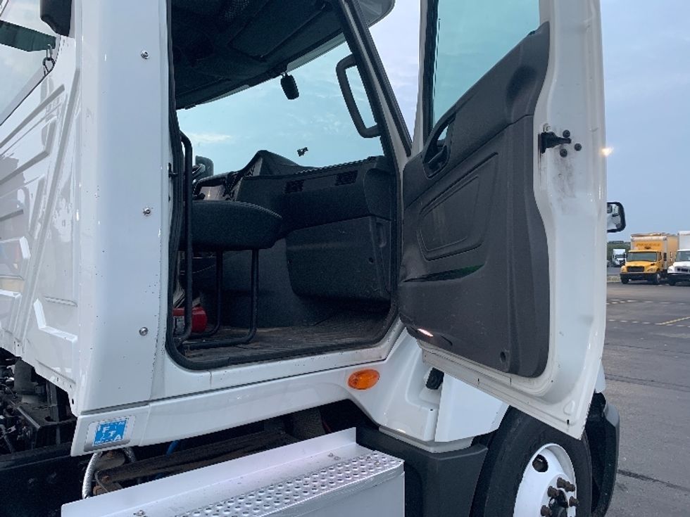 Day Cab Tractor-Heavy Duty Tractors-International-2019-LT625-Columbus-OH-218,176\n\t\tmiles-$ 30,000 - Image 12