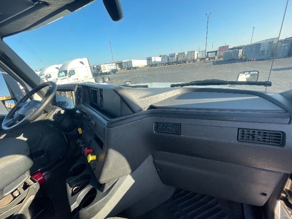 Day Cab Tractor-Heavy Duty Tractors-International-2019-LT625-Columbus-OH-331,304\n\t\tmiles-$ 27,500 - Image 13