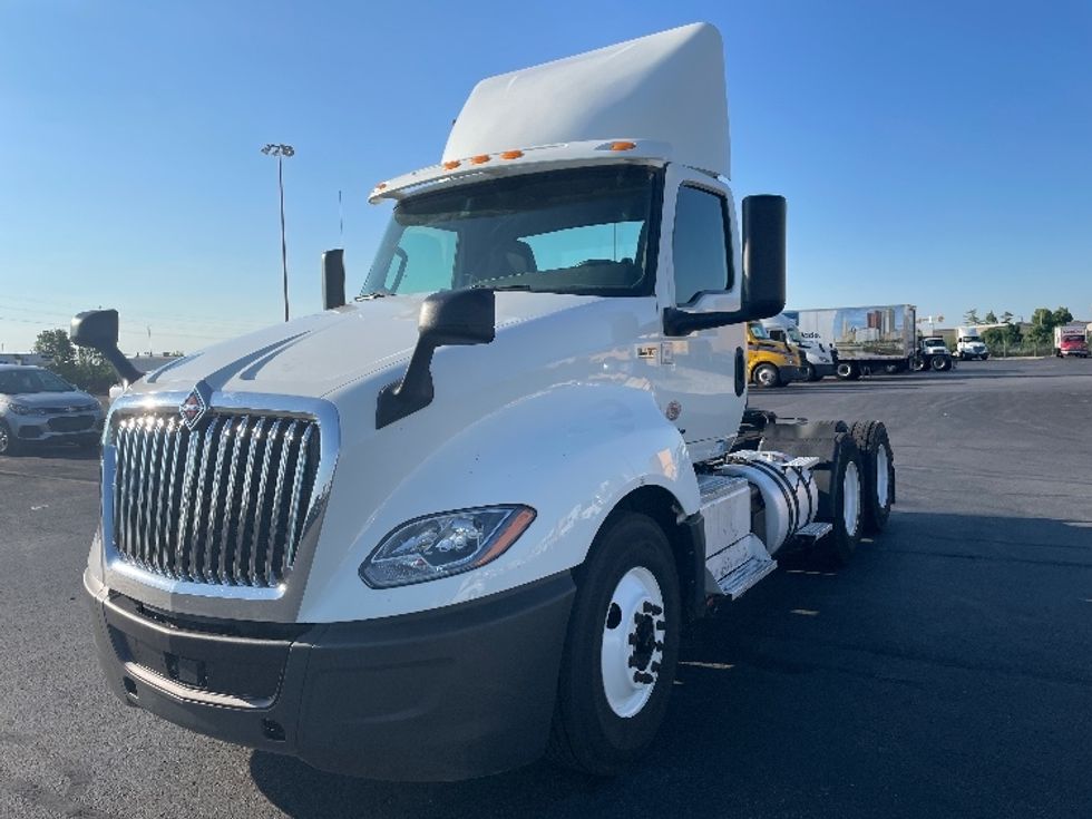 Day Cab Tractor-Heavy Duty Tractors-International-2019-LT625-Columbus-OH-331,304\n\t\tmiles-$ 27,500 - Image 3