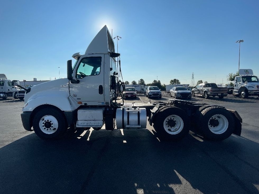 Day Cab Tractor-Heavy Duty Tractors-International-2019-LT625-Columbus-OH-331,304\n\t\tmiles-$ 27,500 - Image 4