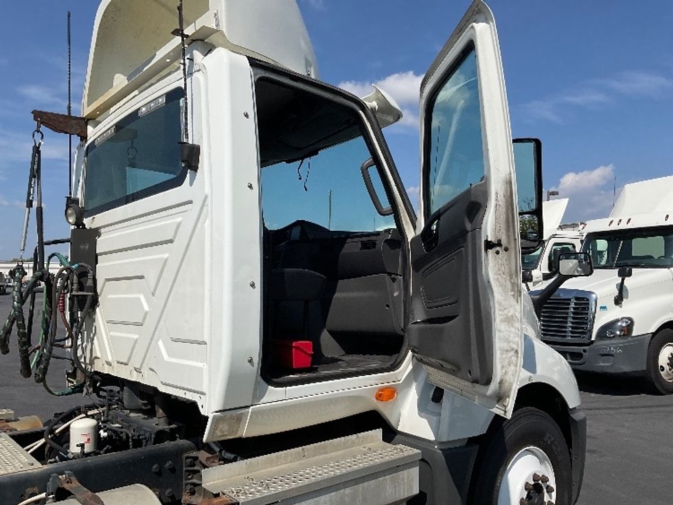 Day Cab Tractor-Heavy Duty Tractors-International-2019-LT625-Columbus-OH-458,313\n\t\tmiles-$ 22,250 - Image 12