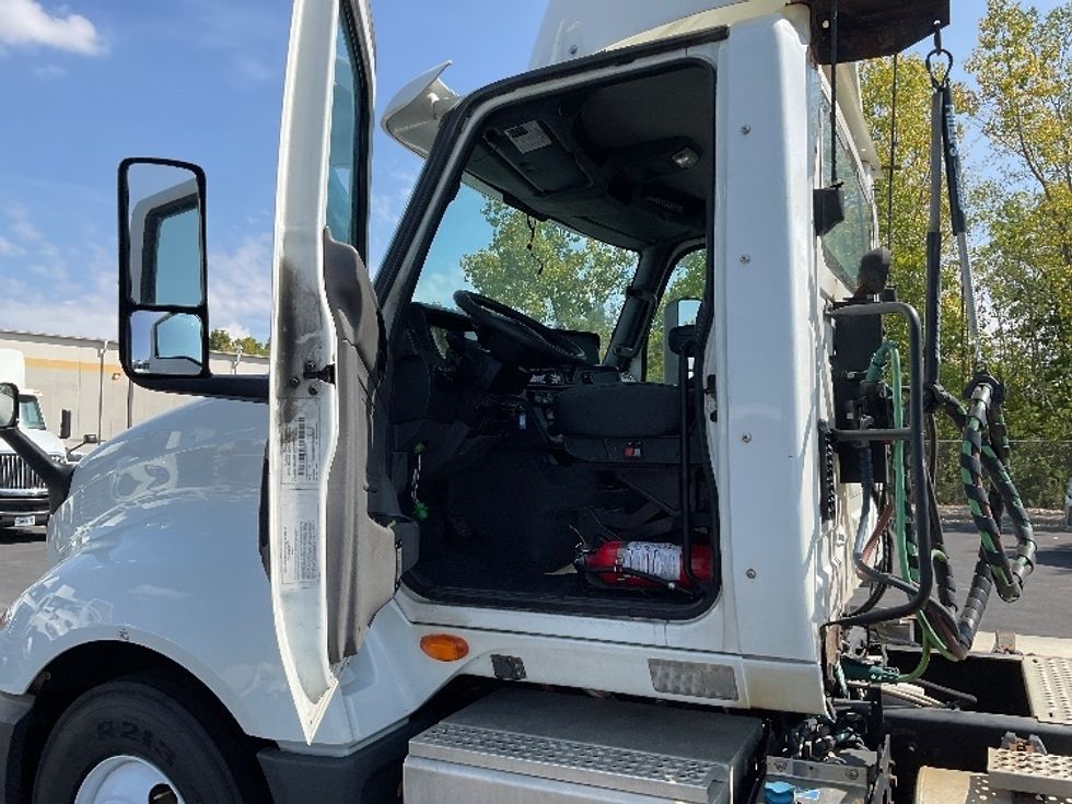 Day Cab Tractor-Heavy Duty Tractors-International-2019-LT625-Columbus-OH-458,313\n\t\tmiles-$ 22,250 - Image 9