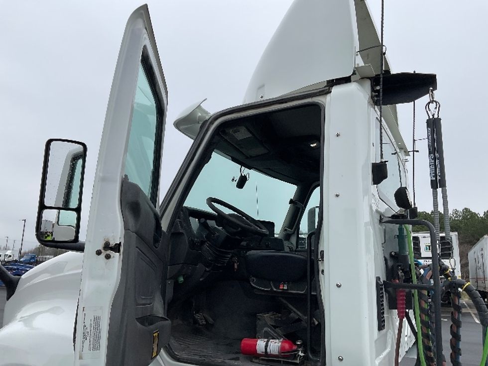 Day Cab Tractor-Heavy Duty Tractors-International-2019-LT625-Concord-NC-283,268\n\t\tmiles-$ 26,750 - Image 9